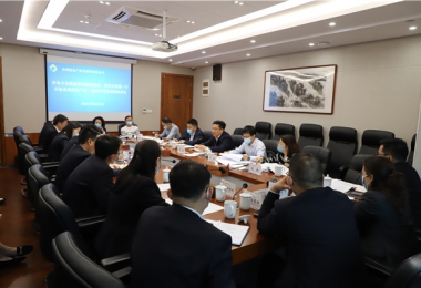 貴州省地方金融監(jiān)督管理局黨組成員、副局長(zhǎng)郭盛一行到貴州陽(yáng)光產(chǎn)權(quán)、貴州環(huán)交所調(diào)研座談并宣講貴州省第十三次黨代會(huì)精神