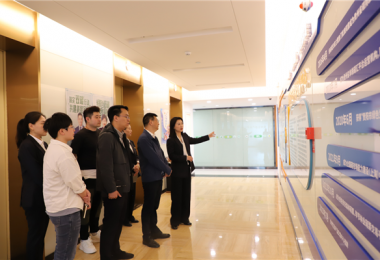 貴陽產(chǎn)控集團(tuán)黨委委員、副總經(jīng)理唐建到貴州陽光產(chǎn)權(quán)交易所調(diào)研座談