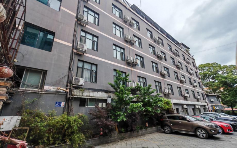 貴州省機(jī)關(guān)事務(wù)管理局國(guó)有資產(chǎn)管理服務(wù)中心貴陽(yáng)市云巖區(qū)扁井巷77號(hào)1棟1-7層、餐廳、鍋爐房招租